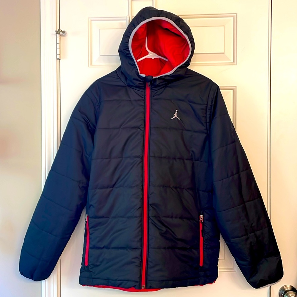 Nike Air Jordan light smooth puffer jacket - reversible black red size Large
